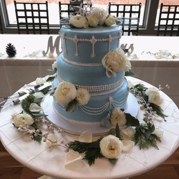 Mannino's Bakery - Wedding cake by Mannino's! Loved it so much! - Bakeries Near Me - Sterling Heights, Michigan
