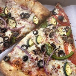 Tree hugger pizza. Vegetarian goodness!!