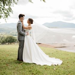 Bella's Bridal & Formal - Dress and veil