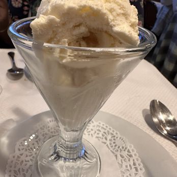 Le Noailles - Ice cream (vanilla and rum raisin) to die for - French Near Me - Bordeaux, 33