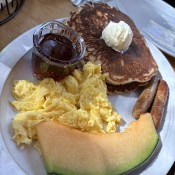 Silver Lake Resort Cafe - Panhandlers Delight - Cafes Near Me - June Lake, California