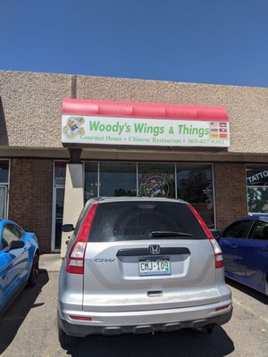 Woody's Wings N Things by null