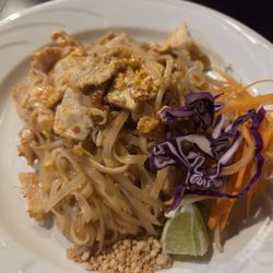 Chicken pad thai