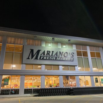 Mariano's - Palatine - storefront at night - Grocery Near Me - Palatine, Illinois