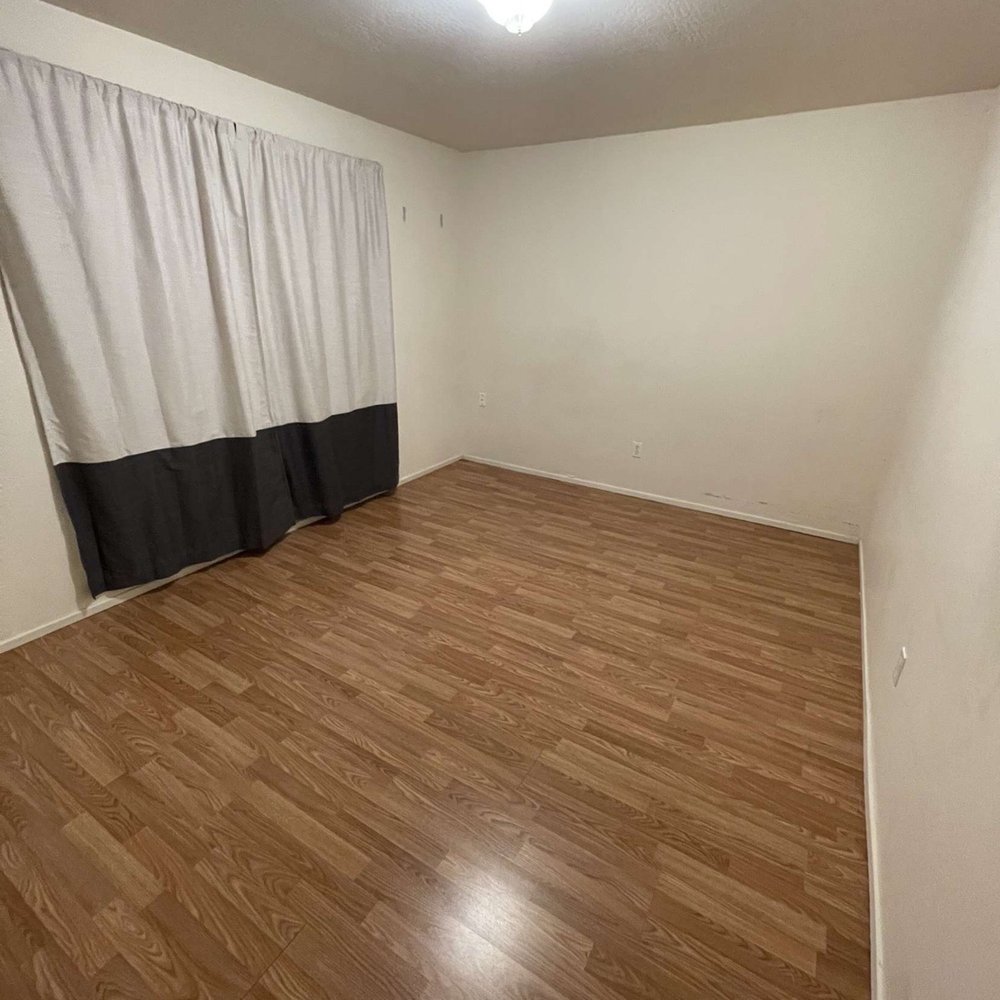 Yaz’s Cleaning Services - 2nd bedroom - Home Cleaning Near Me Yaz’s Cleaning Services - 2nd bedroom - Home Cleaning Near Me