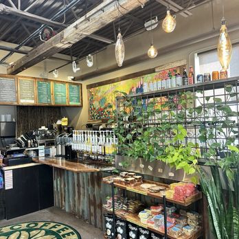 Blüm Coffee Garden - Service bar - Coffee & Tea Near Me - Greenfield, Wisconsin Blüm Coffee Garden - Service bar - Coffee & Tea Near Me - Greenfield, Wisconsin
