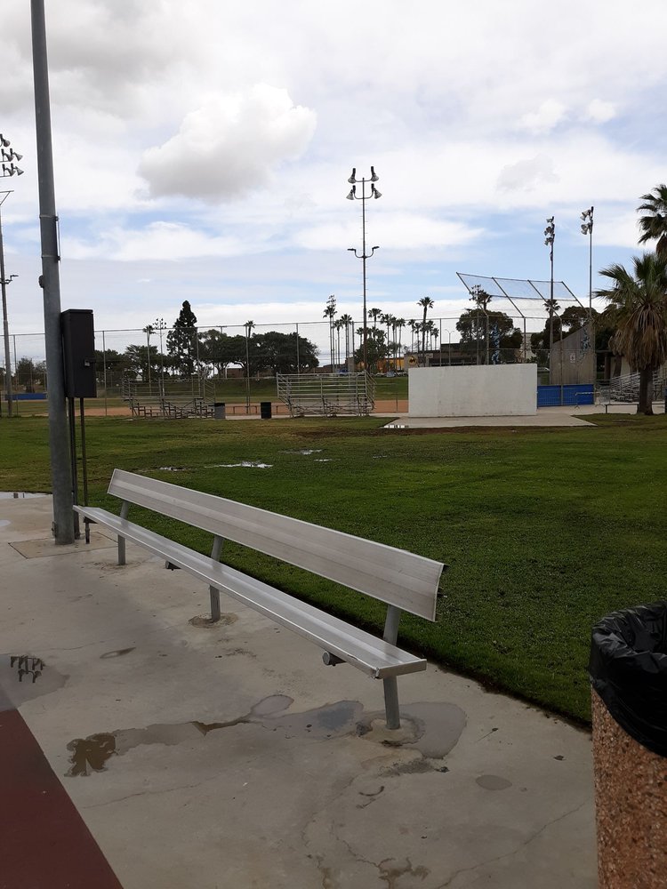DEL AMO PARK Updated May 2024 12 Photos 703 E Del Amo Blvd