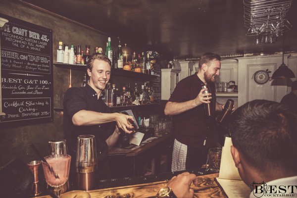 Bæst Cocktailbar by null