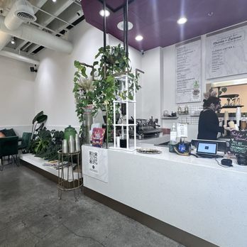 Savvvys - Internet Cafes Near Me - Pasadena, California