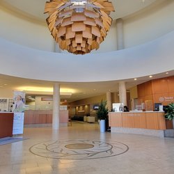 Texas Health Center For Diagnostics & Surgery Plano - Main lobby check-in desk on right
