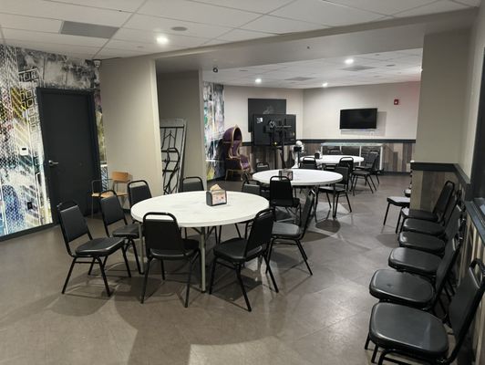 District Eat & Play by null