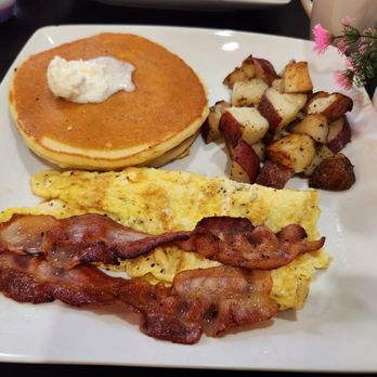 Widewater Grille - Pancake Breakfast - Breakfast & Brunch Near Me - Stafford, Virginia Widewater Grille - Pancake Breakfast - Breakfast & Brunch Near Me - Stafford, Virginia