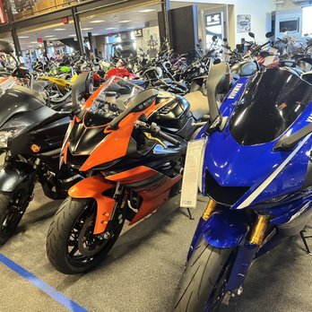 Martin Moto - 2020 Yamaha YZF R6 (Left) and (Right) 2017 Yamaha YZF R6 - Motorcycle Dealers Near Me - Boyertown, Pennsylvania