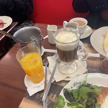 Café de Flore - Fresh orange juice + Irish coffee - Cafes Near Me - Paris, 75 Café de Flore - Fresh orange juice + Irish coffee - Cafes Near Me - Paris, 75