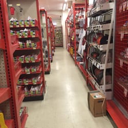 Wills Hardware - Will's Do-It-Best Hardware of Medfield -- 75 West Street, Junction @ North Meadows Road / Route 27, Medfield          Interior