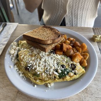 Fratelli Cafe - BYO Omelette // ig: @nigirigirlsforever - Coffee & Tea Near Me - Los Angeles, California