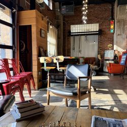 Gasoline Street Coffee - Comfortable seating