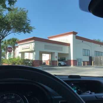CVS Pharmacy y más - a view from inside a car - Drugstores Near Me - ORLANDO, Florida CVS Pharmacy y más - a view from inside a car - Drugstores Near Me - ORLANDO, Florida