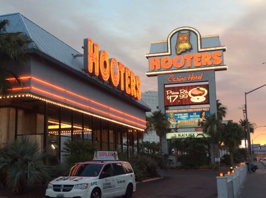 Hooters Restaurant of Las Vegas by null