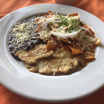 Junto Al Mar - Chilaquiles with chicken - Seafood Near Me - Puerto Escondido, OAX