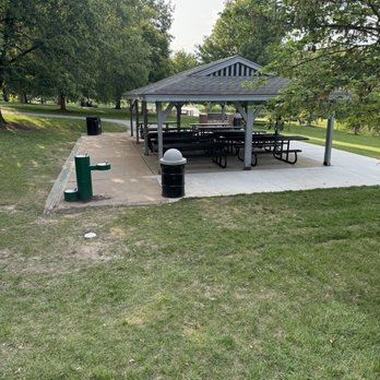 Des Peres Park - Picnic pavilion - Parks Near Me - Des Peres, Missouri Des Peres Park - Picnic pavilion - Parks Near Me - Des Peres, Missouri