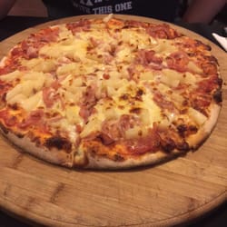 Empire Pizza Cafe - Hawaiian pizza