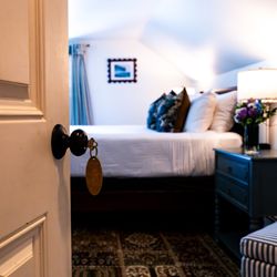 Inn at Pleasant Lake