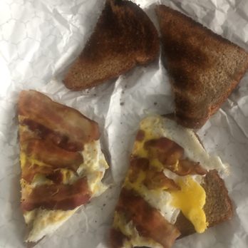 Cody's Diner - Not what I ordered or paid for they do not care about customers only sales - Diners Near Me - New Haven, Connecticut