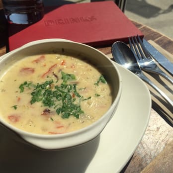 Earls Kitchen + Bar - clam chowder - Canadian (New) Near Me - Burlington, Ontario