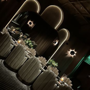 Javier’s - Pretty restaurant - Mexican Near Me - Los Angeles, California