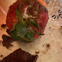 Pastelmex - Was so excited to eat my chocolate strawberry when I noticed the mold :((