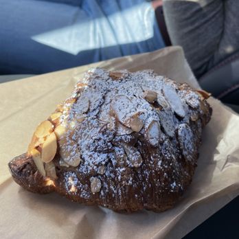 Café Dear Leon - Almond croissant - Cafes Near Me - Baltimore, Maryland