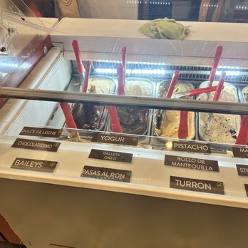 Gelati Gelati! - Ice Cream & Frozen Yogurt Near Me - Bilbo, BI Gelati Gelati! - Ice Cream & Frozen Yogurt Near Me - Bilbo, BI