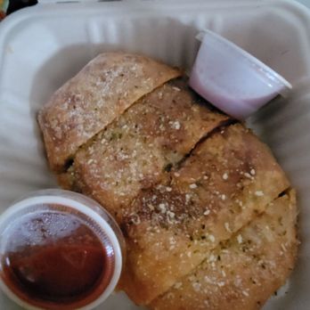 Giannotto's Pizzaria - Deluxe calzone - Pizza Near Me - Wailuku, Hawaii Giannotto's Pizzaria - Deluxe calzone - Pizza Near Me - Wailuku, Hawaii