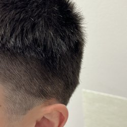 Chuck's Barber Shop - Uneven trimming