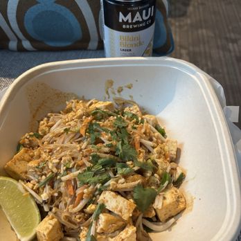 Thai Mee Up - Pad Thai w/Tofu - Food Trucks Near Me - Kahului, Hawaii Thai Mee Up - Pad Thai w/Tofu - Food Trucks Near Me - Kahului, Hawaii