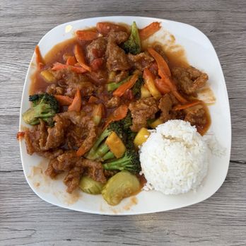 The Red Tiger - Sweet-and-sour chicken with rice - Thai Near Me - Anderson, South Carolina The Red Tiger - Sweet-and-sour chicken with rice - Thai Near Me - Anderson, South Carolina