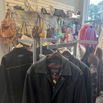 Auten's Loft Boutique - Accessories Near Me - Chapin, South Carolina