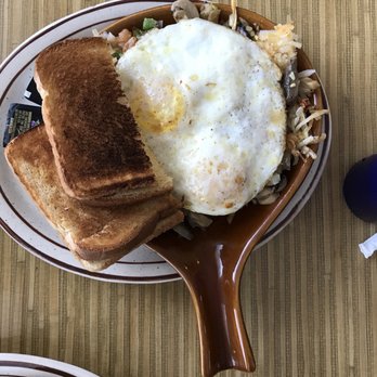 Tres Cafe - Veggie skillet - Breakfast & Brunch Near Me - Galesburg, Illinois