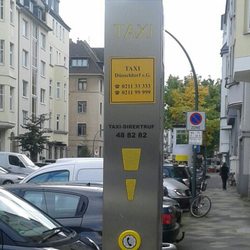 Taxi-Düsseldorf - Rufsäule, falls kein Taxi hier steht.