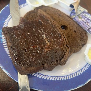 Classic Cafe - Dark brown rye toast - Diners Near Me - Arlington, Massachusetts
