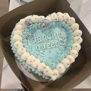 Jojo the Baker - a cake in a box - Custom Cakes Near Me Jojo the Baker - a cake in a box - Custom Cakes Near Me