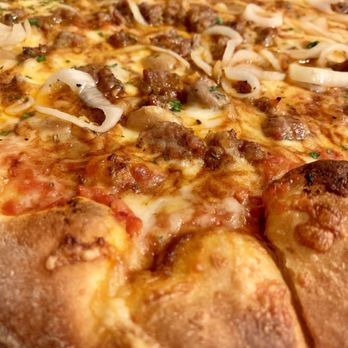 Bob's Pizza - Pizza Near Me - Chicago, Illinois