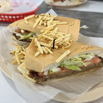 Rinconcito Cubano - Pan con bistec - Salad Near Me - Miami, Florida Rinconcito Cubano - Pan con bistec - Salad Near Me - Miami, Florida