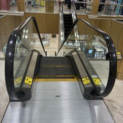 Dillard's - Kone ECO3000 escalators, Dillard's The Shoppes at East Chase