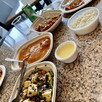Himalayan Chef Kitchen - Quinoa with Mixed Veggies Bowl/ Chicken Chili Plate/ Salmon Curry - Asian Fusion Near Me - Newark, California Himalayan Chef Kitchen - Quinoa with Mixed Veggies Bowl/ Chicken Chili Plate/ Salmon Curry - Asian Fusion Near Me - Newark, California