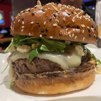 Gordon Ramsay Burger Las Vegas - Blue cheese burger - Burgers Near Me - Las Vegas, Nevada Gordon Ramsay Burger Las Vegas - Blue cheese burger - Burgers Near Me - Las Vegas, Nevada