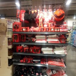 REWE - Ein Fortuna Düsseldorf Stand mit Fanartikeln / A Fortuna Dusseldorf booth with fan articles
