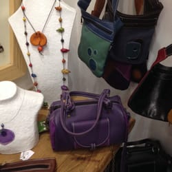 Kolash - Bolso, riñonera y collares