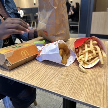 McDonald’s - McNuggets, Onion Rings, Fries - Burgers Near Me - Chicago, Illinois
